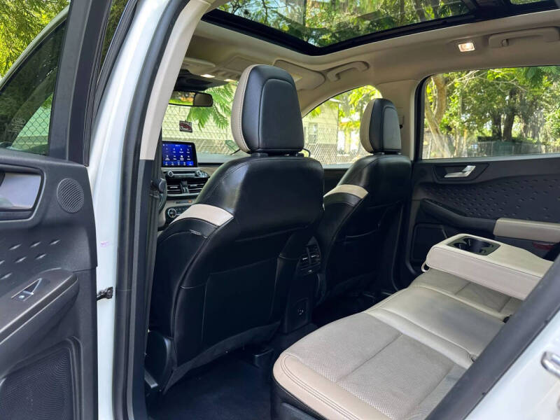 2020 Ford Escape Titanium