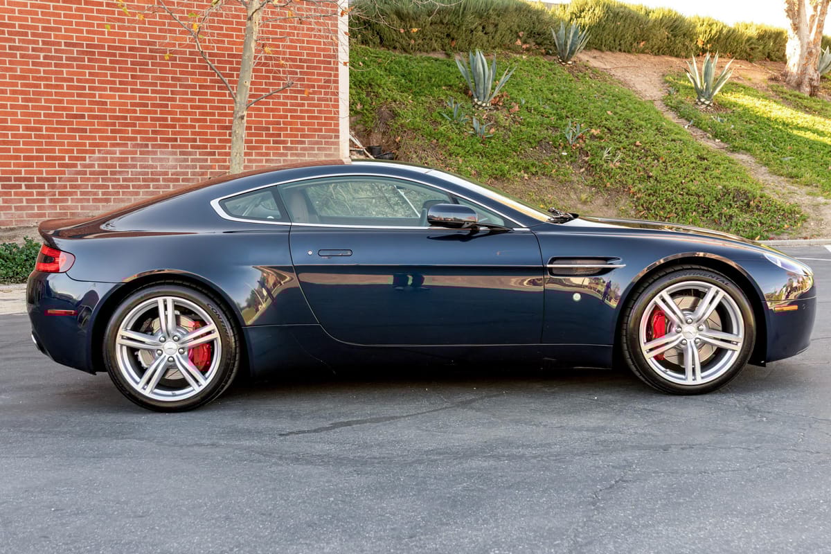 2009 Aston Martin V8 Vantage Coupe
