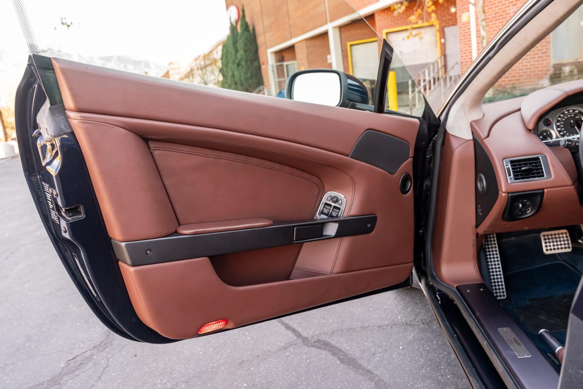 2009 Aston Martin V8 Vantage Coupe